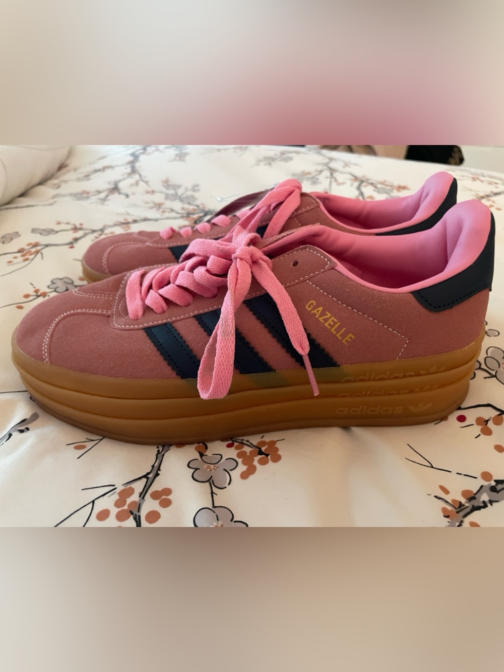 adidas Women’s Platform Gazelles Pink Sneakers with Navy Stripes Size 7.5 NWT - Picture 2 of 12